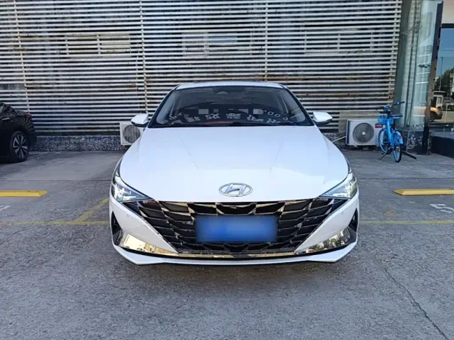 Hyundai Elantra — Фото автомобиля 2