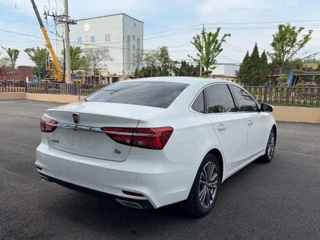 Roewe i6 — Фото автомобиля 4