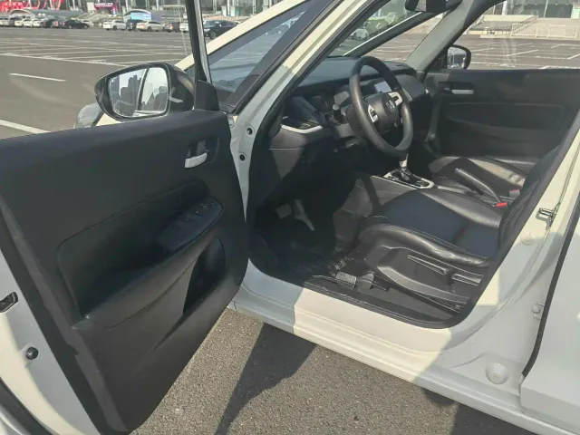 Honda Fit — Фото автомобиля 10