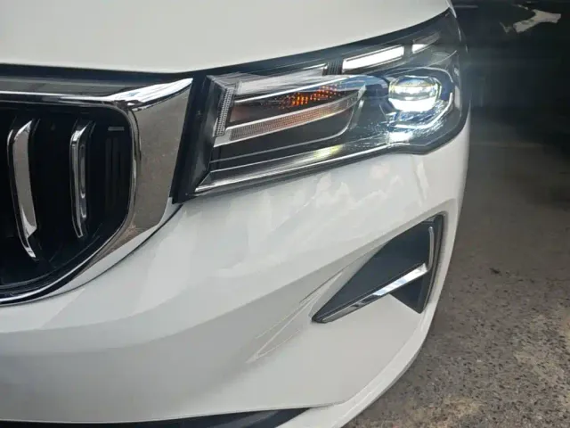 Geely Emgrand — Фото автомобиля 23