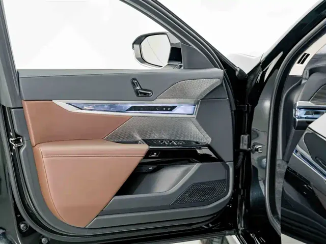 BMW 7 Series — Фото автомобиля 16