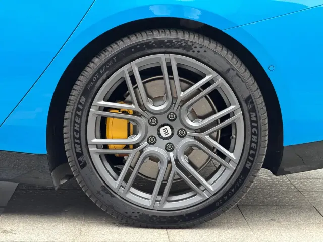 Xiaomi SU7 — Фото автомобиля 8