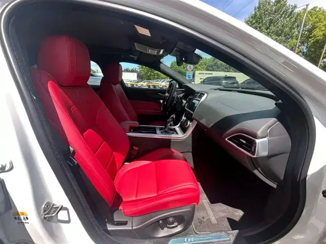 Jaguar XEL — Фото автомобиля 10