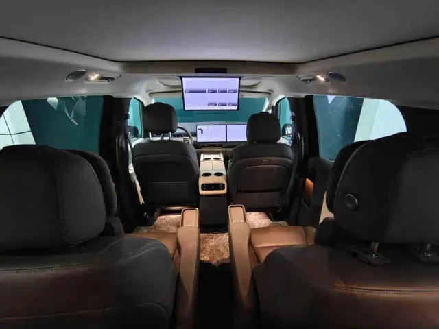 Li Auto MEGA — Фото автомобиля 4