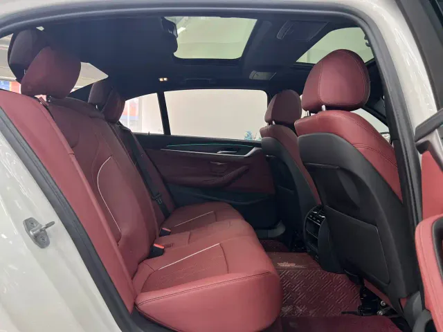 BMW BMW 5 Series 2022 530Li Leading M Sport Package — Фото автомобиля 16
