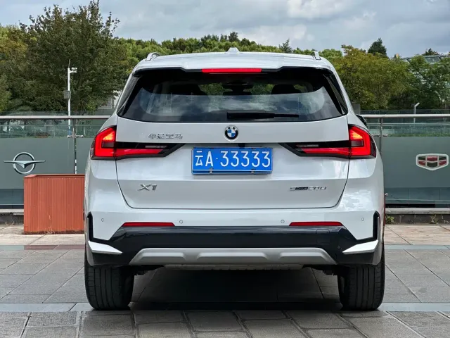 BMW X1 — Фото автомобиля 5