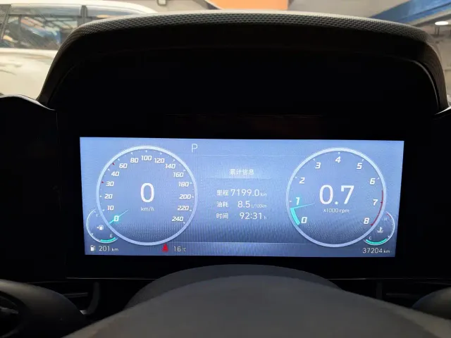 Hyundai Elantra — Фото автомобиля 15