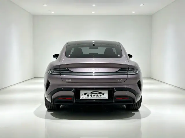Xiaomi SU7 — Фото автомобиля 25