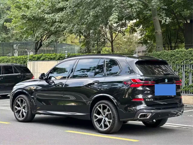BMW X5 — Фото автомобиля 2