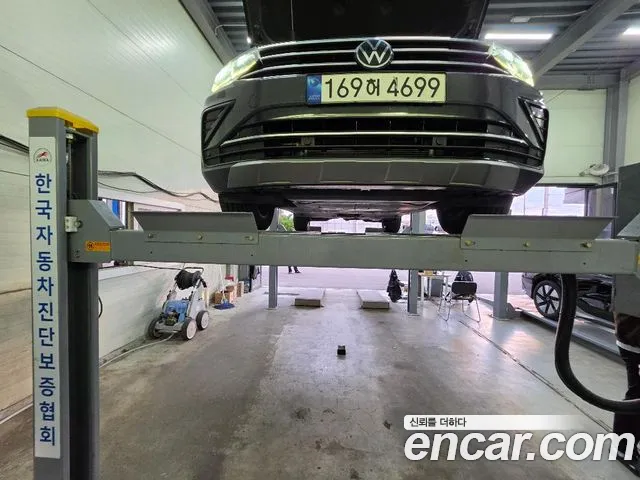 Фотография автомобиля — Volkswagen Tiguan