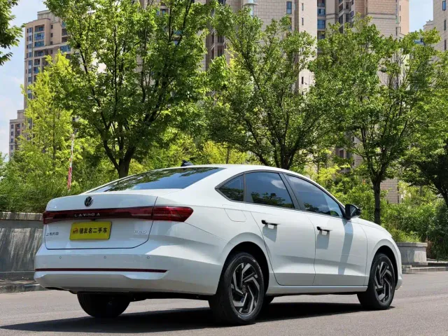 Volkswagen Lavida — Фото автомобиля 6
