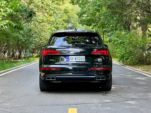 Audi Q5L — Фото автомобиля 9