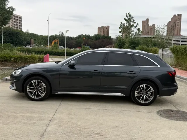 Audi A4 — Фото автомобиля 5