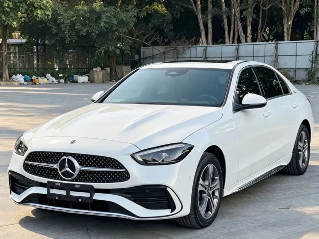 Фотография автомобиля — Mercedes-Benz C-Class