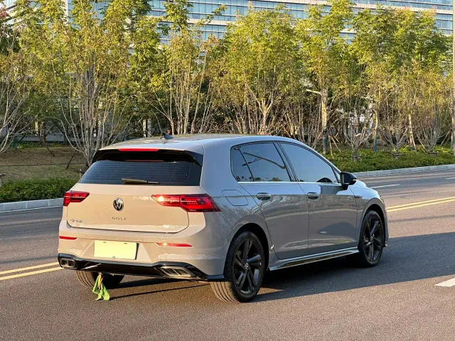 Volkswagen Golf — Фото автомобиля 17