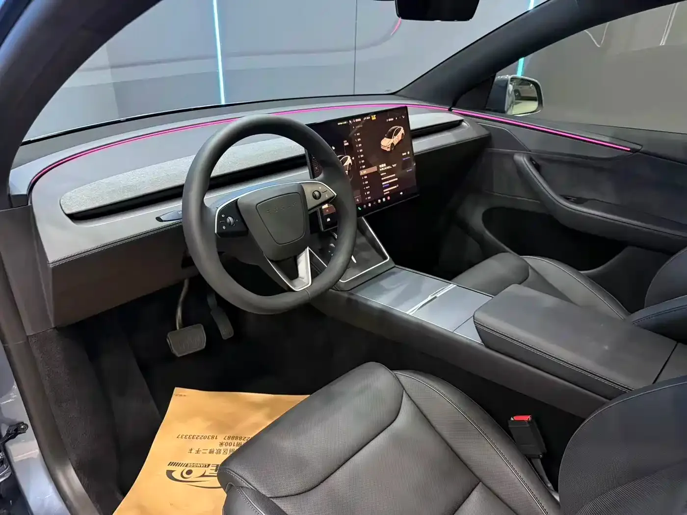 Tesla Model Y L 2025 Facelift Long Range AWD — Фото автомобиля 11