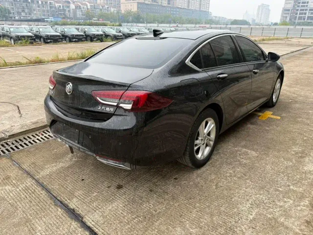 Buick Regal — Фото автомобиля 10