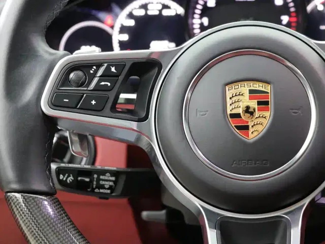 Porsche Cayenne — Фото автомобиля 16