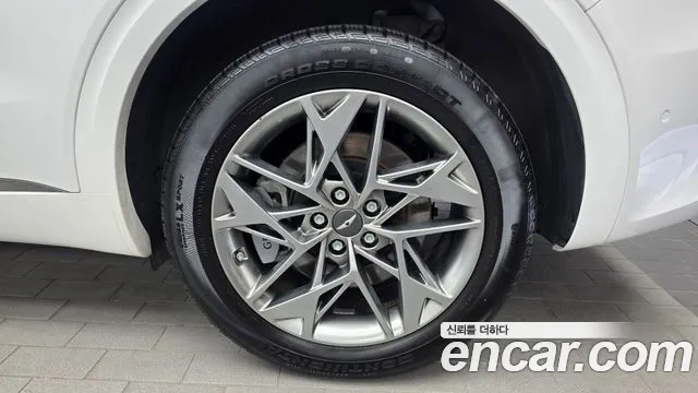 Genesis GV70 — Фото автомобиля 6