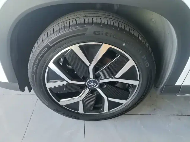 BYD Song L DM-i — Фото автомобиля 22