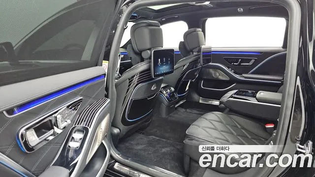 Mercedes-Benz S-Class — Фото автомобиля 11