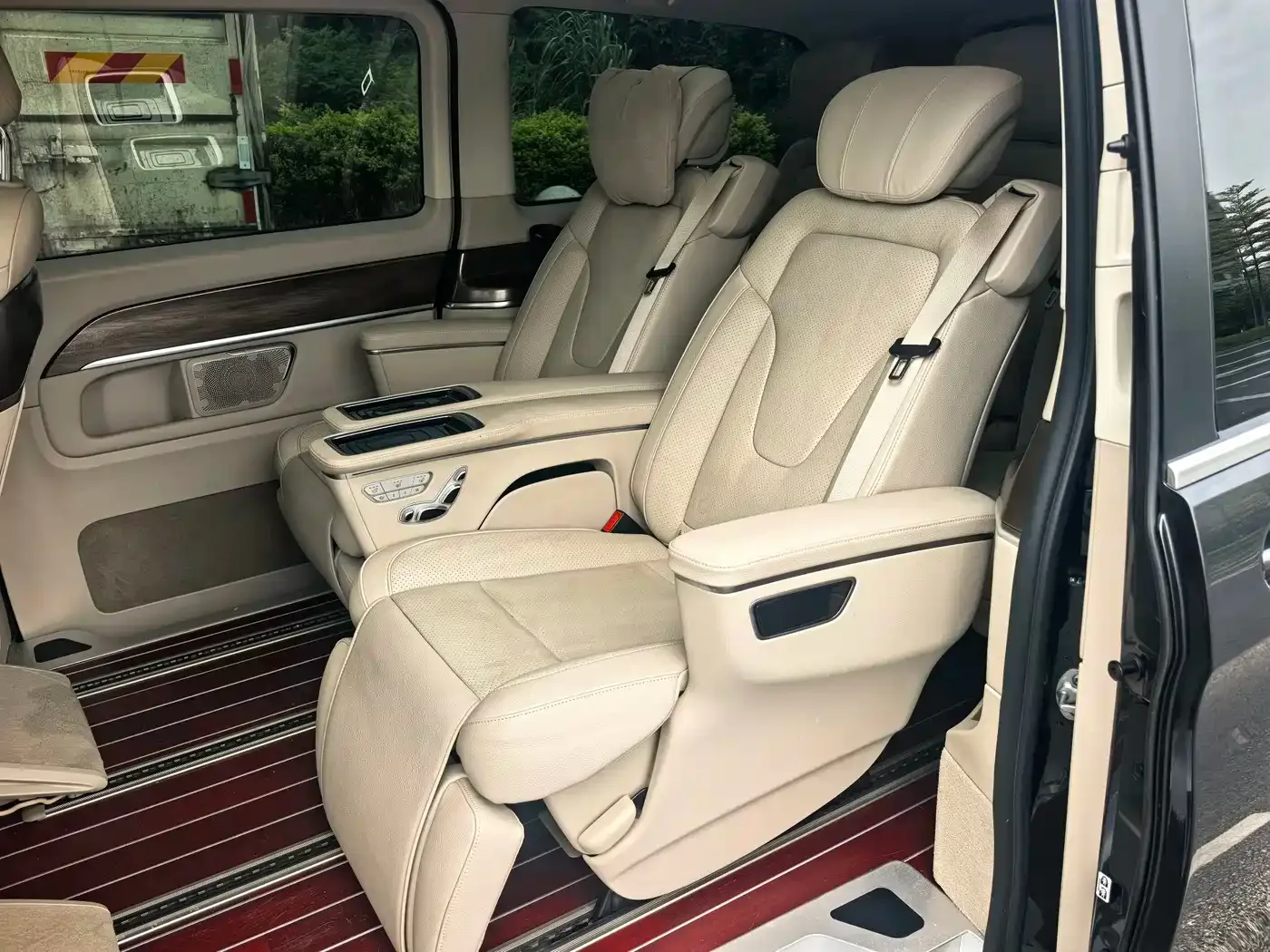 Mercedes-Benz Mercedes-Benz V-Class 2022 V 260 Prestige Edition — Фото автомобиля 12