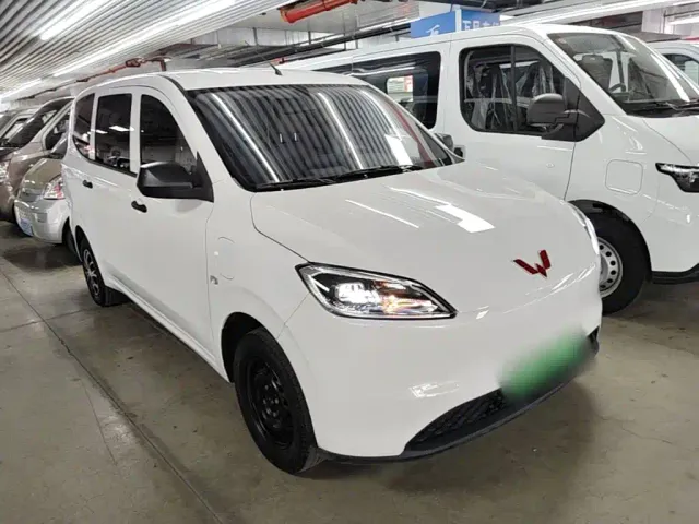 Wuling Hongguang — Фото автомобиля 3