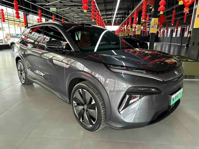 BYD Tang L — Фото автомобиля 3