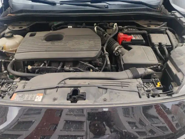 Ford Escape — Фото автомобиля 10