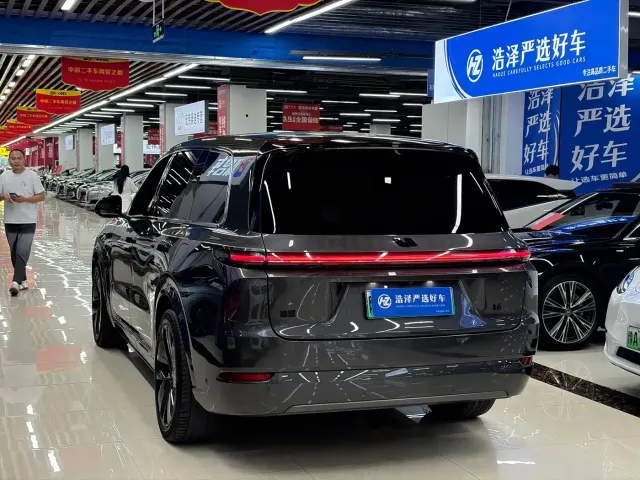 Li Auto L9 — Фото автомобиля 15