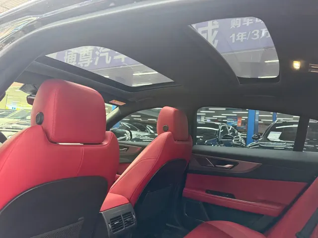 Jaguar XEL — Фото автомобиля 11