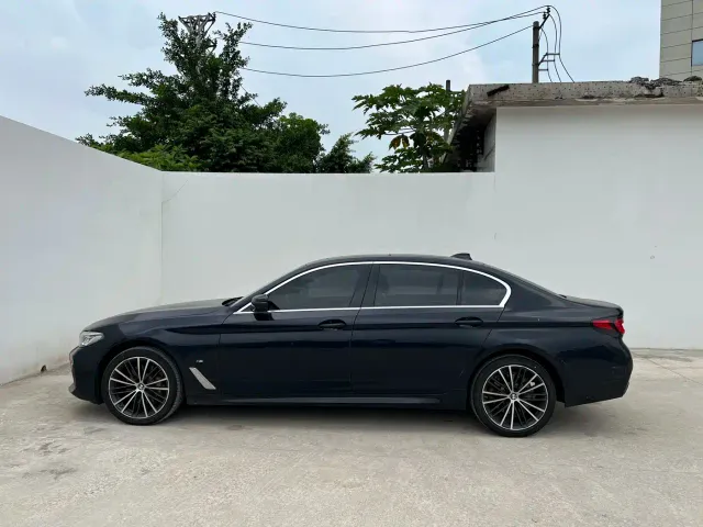 BMW 5 Series — Фото автомобиля 5