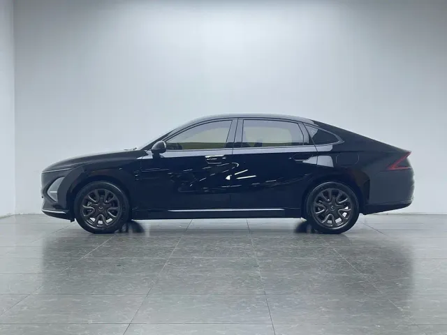 Wuling Starlight — Фото автомобиля 8