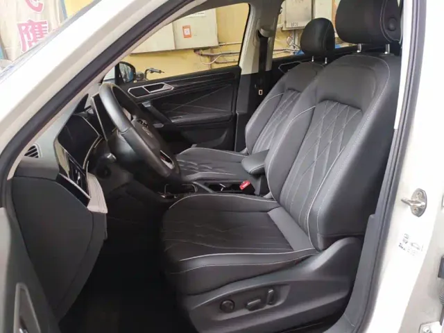 Volkswagen Tiguan L PHEV — Фото автомобиля 14