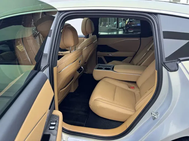 Toyota BoZhi 7 — Фото автомобиля 8