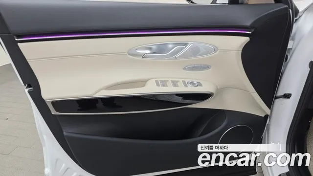 Genesis GV70 — Фото автомобиля 13