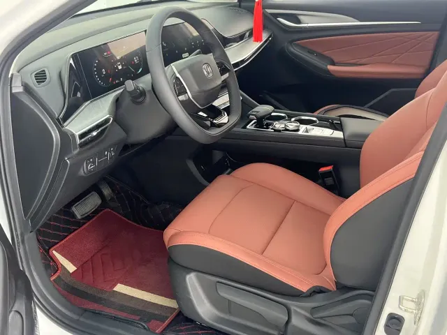 Changan Eado — Фото автомобиля 4