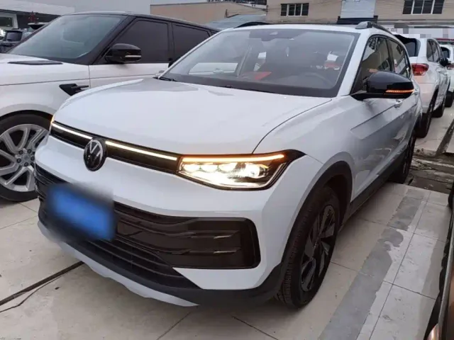 Фотография автомобиля — Volkswagen Tharu