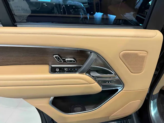 Land Rover Range Rover — Фото автомобиля 15