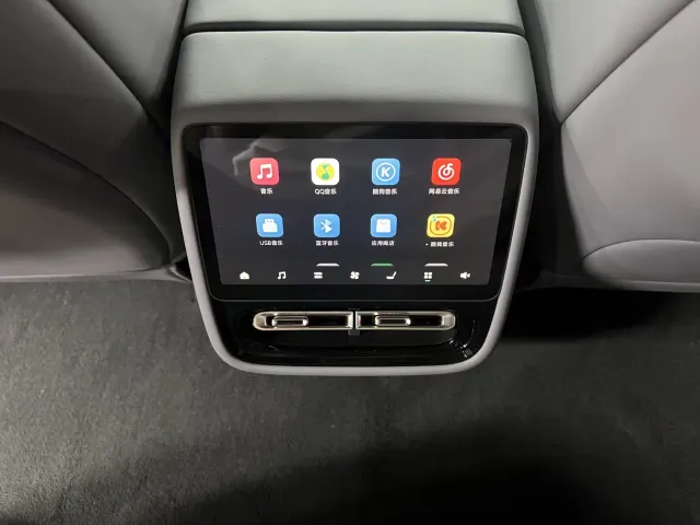 Xpeng P7+ — Фото автомобиля 15