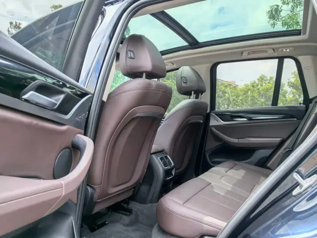 BMW iX3 — Фото автомобиля 10