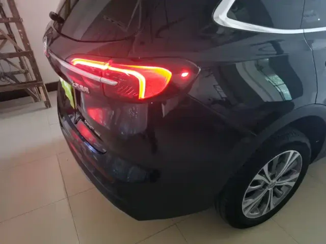 Buick Envision Plus — Фото автомобиля 7
