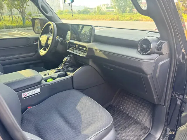 Toyota Prado — Фото автомобиля 8