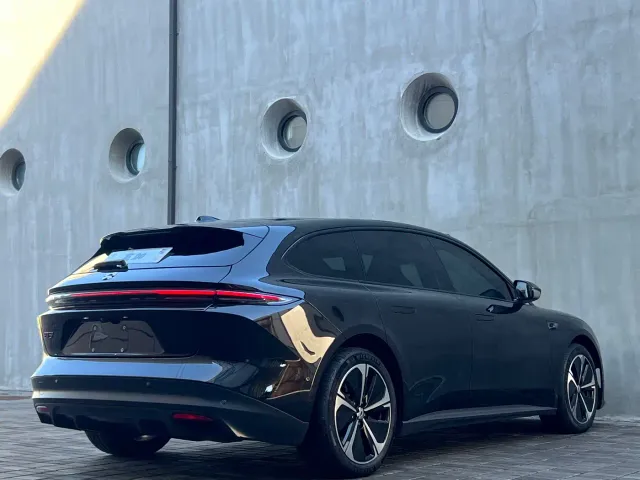 Nio ET5 Touring — Фото автомобиля 10