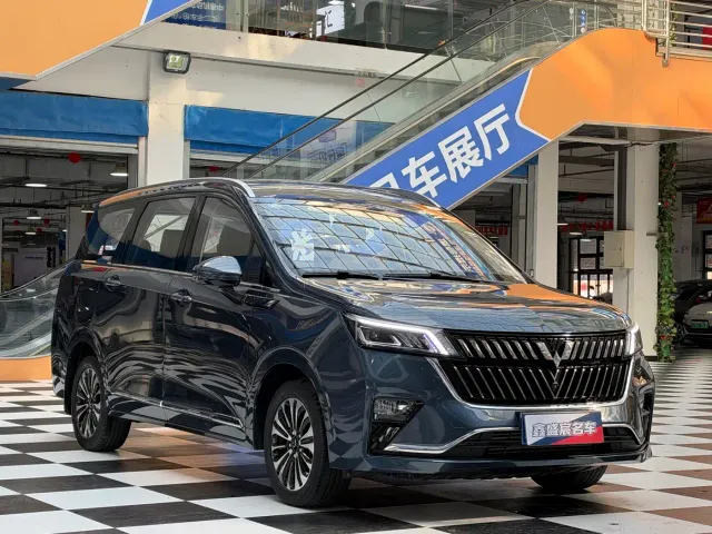 Wuling Jiachen — Фото автомобиля 3