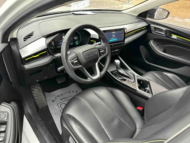 Roewe i5 — Фото автомобиля 6