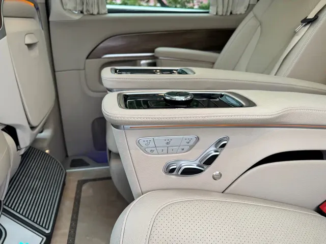 Mercedes-Benz V-Class — Фото автомобиля 10