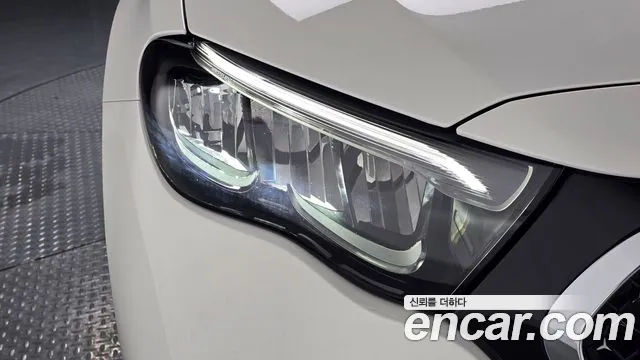 Mercedes-Benz E-Class — Фото автомобиля 22