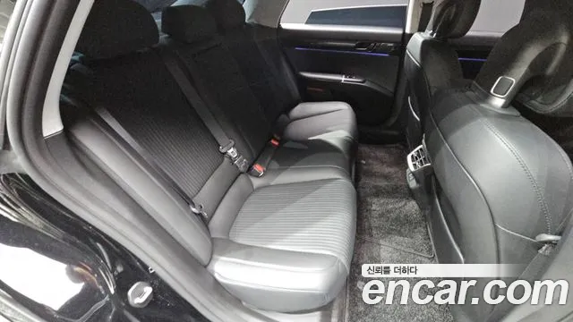Hyundai Grandeur GN7 — Фото автомобиля 18