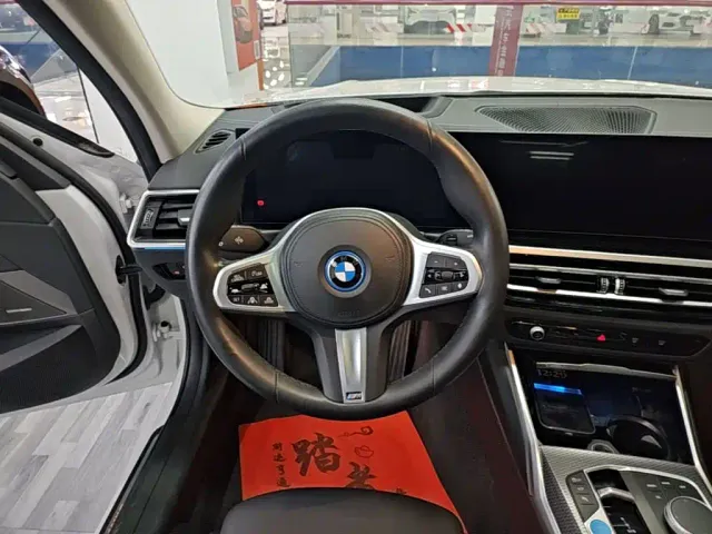 BMW i3 — Фото автомобиля 10